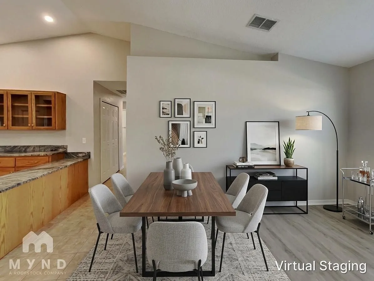 3 bed, 2.0 bath, 1308 sqft, $1,899 — Photo 3