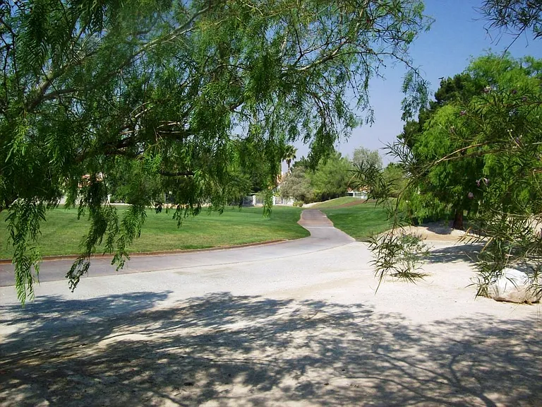 7281 Vista Bonita Dr — Photo 4