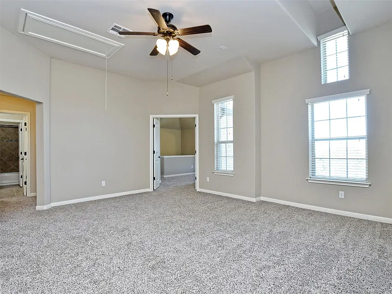 15205 Joseph Dr — Photo 14