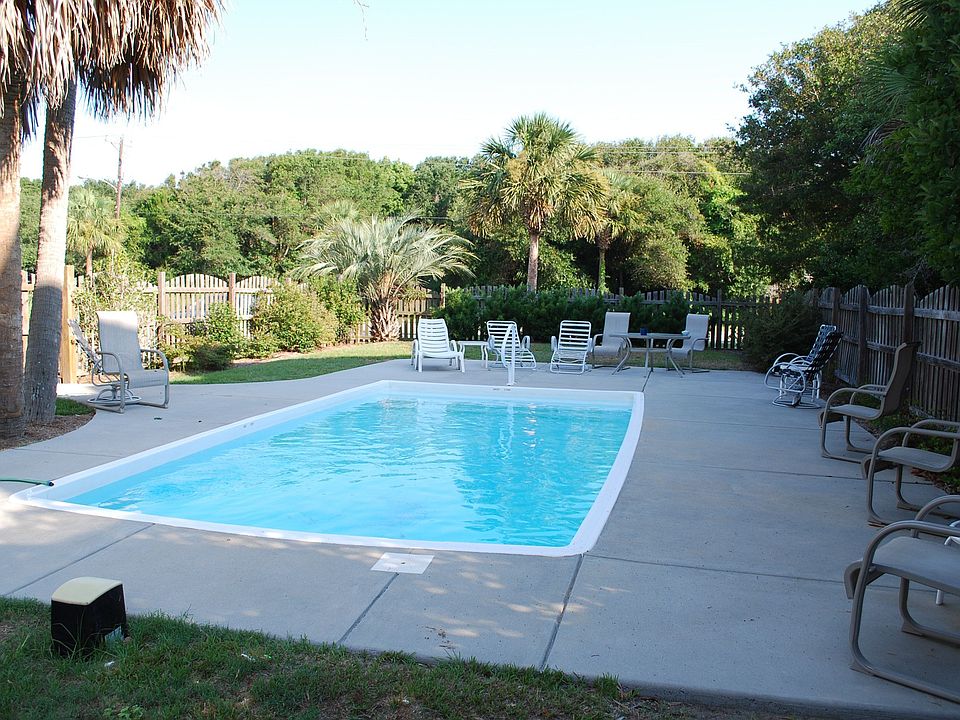 2nd image of 4400 Palm Blvd