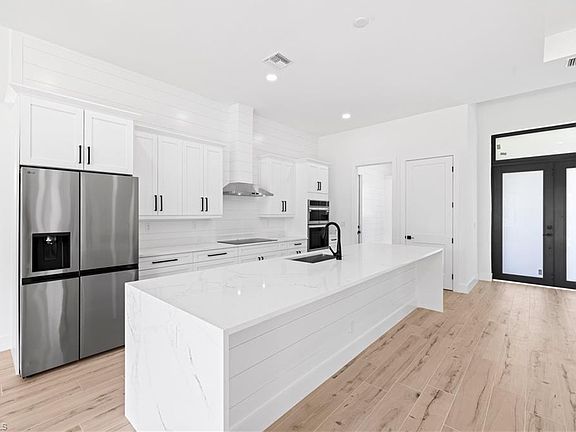 2nd image of 3342 70th AVE NE