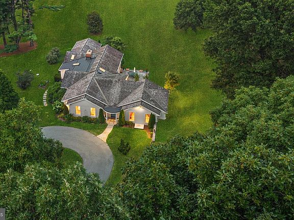 2nd image of 4313 Mount Zion Rd