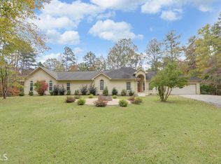 230 N Pinecrest Rd, Toccoa, GA 30577