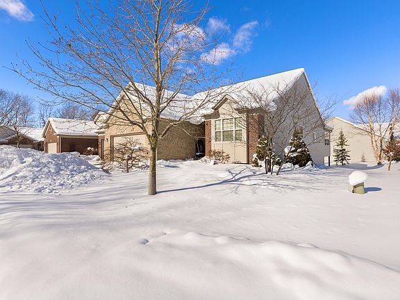 2nd image of 2921 Woodridge Cir NE #43