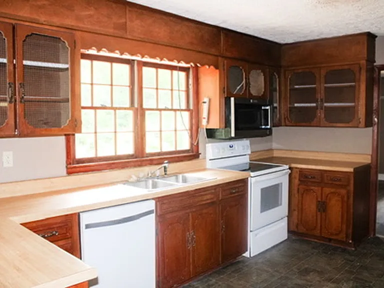 2232 Websters Chapel Rd — Photo 13