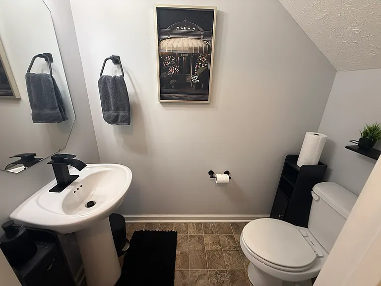 1567 Sprucedale Dr — Photo 14