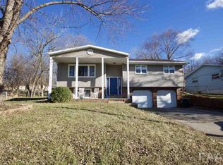1300 Parkway Dr, Pekin, IL
