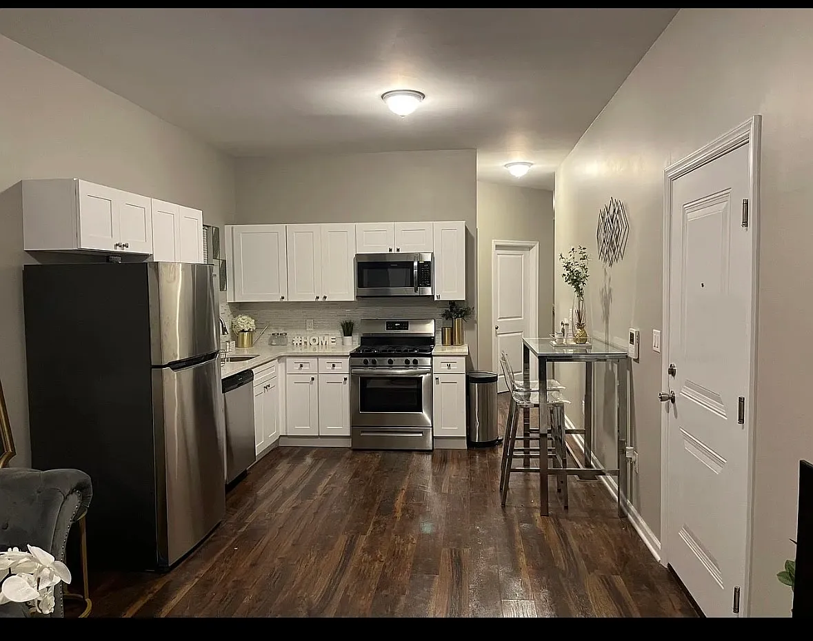 Building Photo - 813-815 S 14th St #2