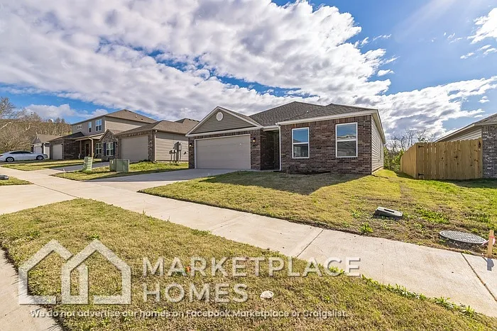 3 bed, 2.5 bath, 1703 sqft, $1,995 — Photo 3