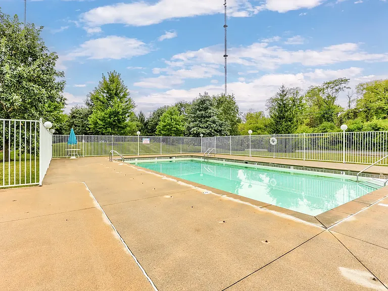 Forest Ridge — Photo 9