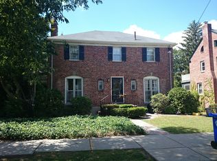 366 Russett Rd, Brookline, MA 02467