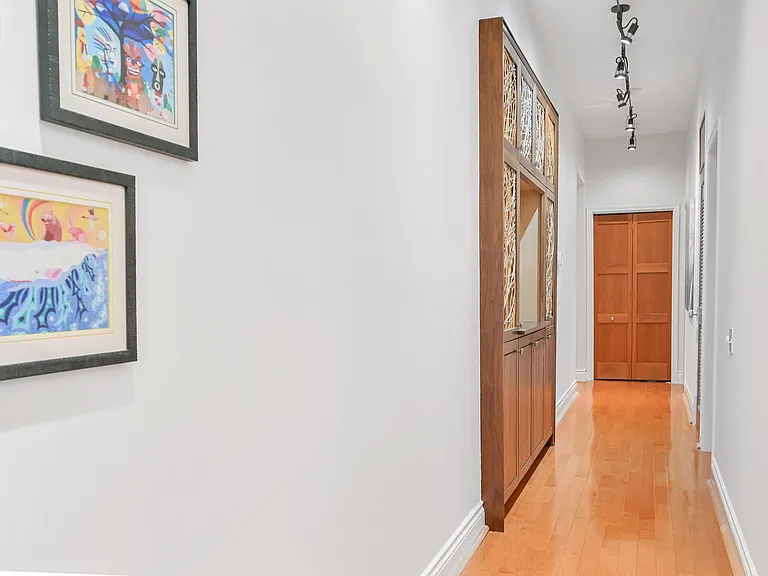 21 Haywood St #2B — Photo 10