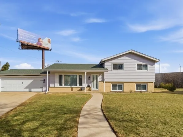 2469 Parkwood Ln, Des Plaines, IL 60018