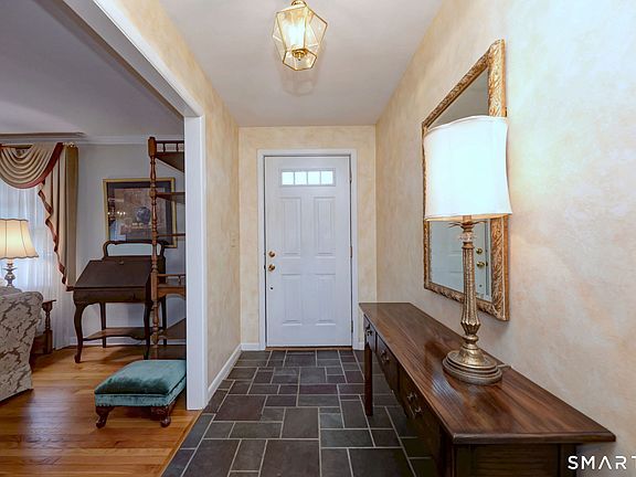 5th image of 322 Hotchkiss Road