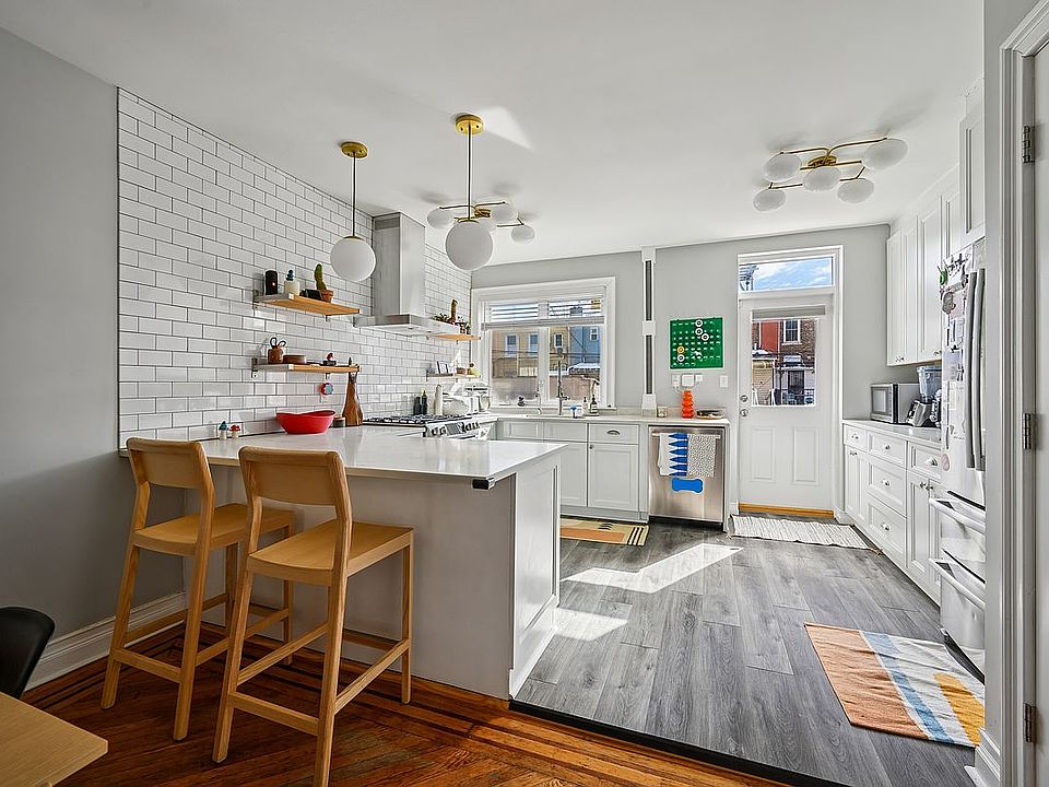 1st image of 274 Parkville Ave