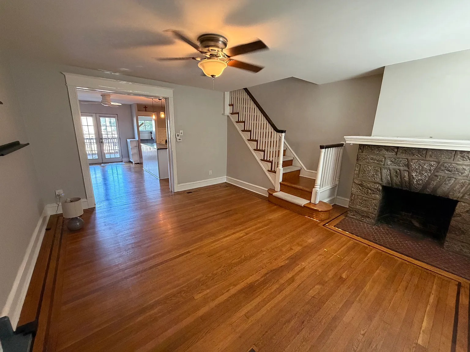 3 bed, 1300 sqft, $3,000 — Photo 1