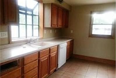 4th image of 3024 N Church St