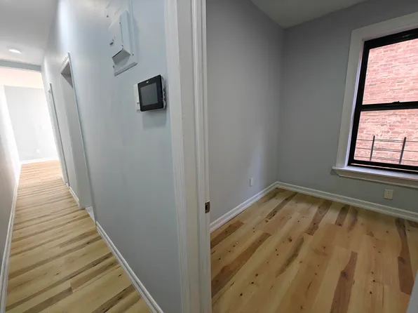 30 Macombs Place 44 image 3 of 12