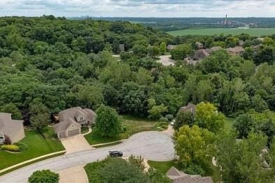 2nd image of River Hills Ct