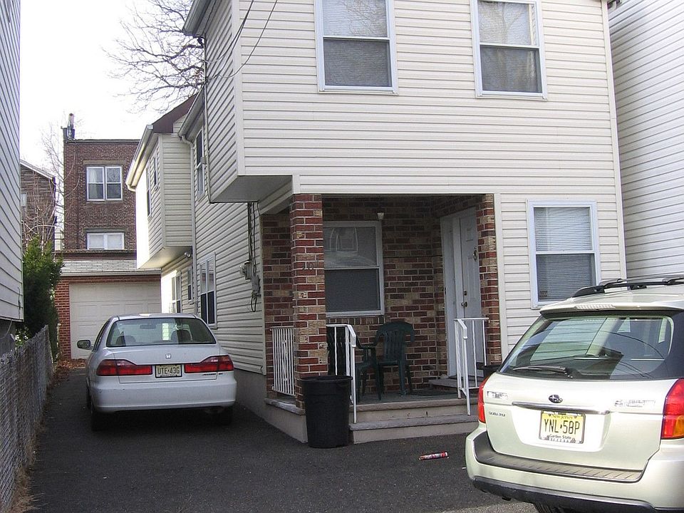 two bd two half bth new const 