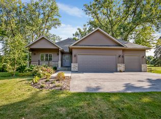 809 E Camp McDonald Rd, Prospect Heights, IL 60070