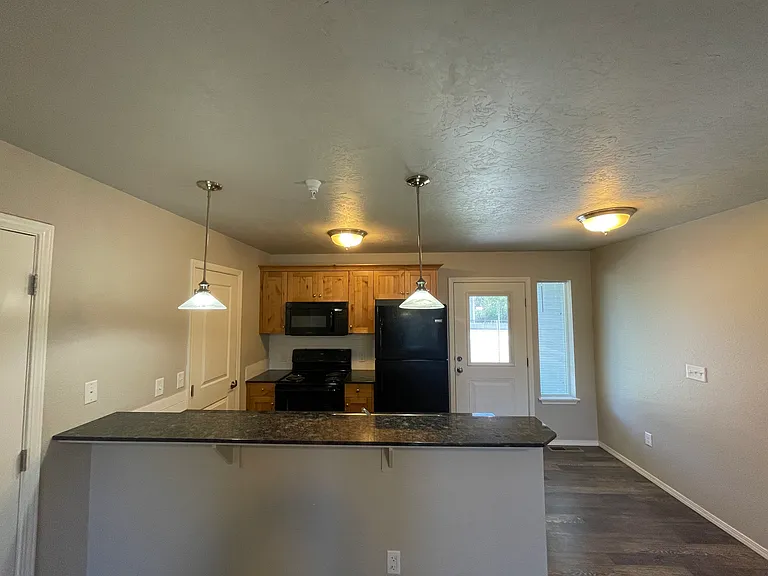 Gate House - 11026 Ustick Rd — Photo 11