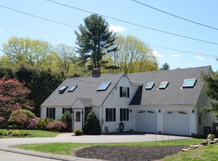 4 Rolling Ln, Natick, MA 01760