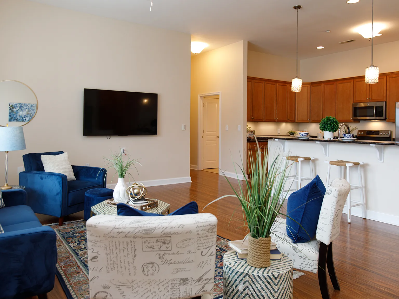 2 bed, 1861 sqft, $2,100 — Photo 2