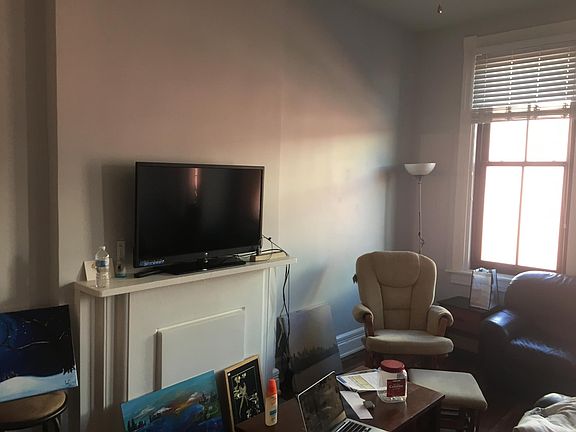 4th image of 30 W Court St APT 203