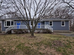215 Horseblock Rd, Farmingville, NY 11738