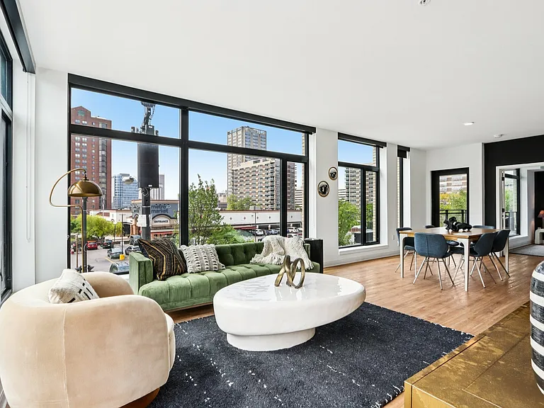 Capricorn 2 bed, 2 bath + den