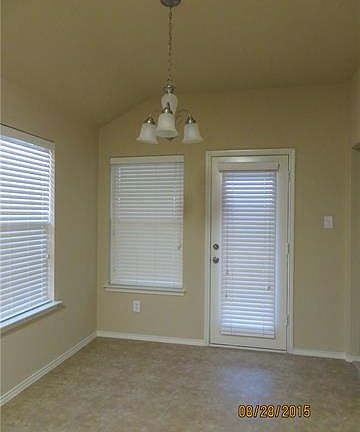 4th image of 1412 Silver Maple Ln
