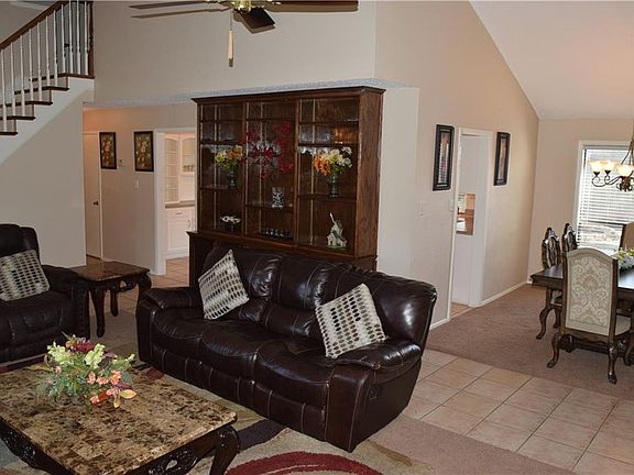 4th image of 2445 Channing Dr