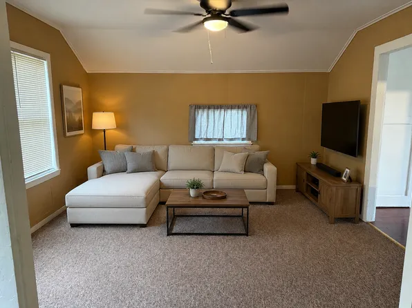 117 Fort Howard Ave #B, De Pere, WI 54115