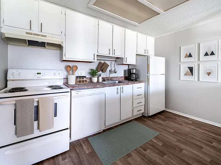 Canyon and Knox Landing Apartments — Photo 13