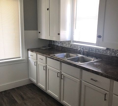 3rd image of 1211 W Sheridan Ave