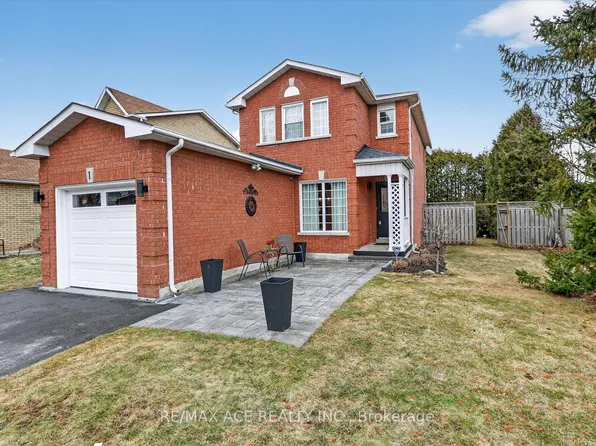 1 Aldcroft Cres, Clarington, ON L1C 4P2
