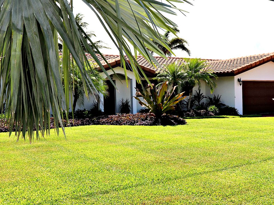 1st image of 248 Bahama Blvd