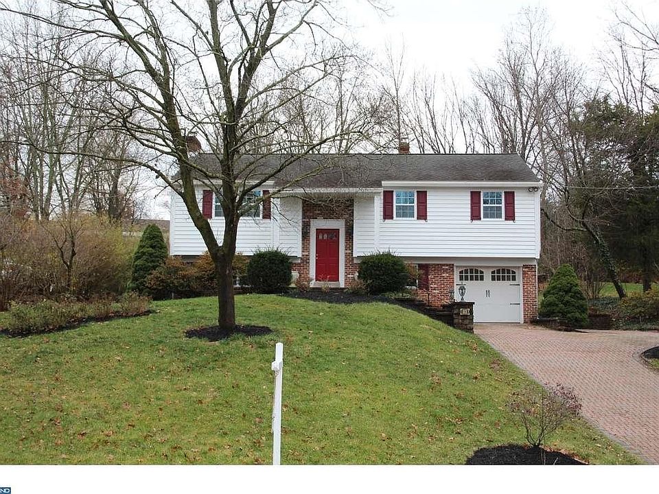 1st image of 83 Skyline Dr