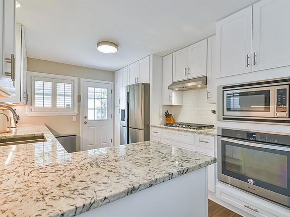 4th image of 9007 Bintliff Dr