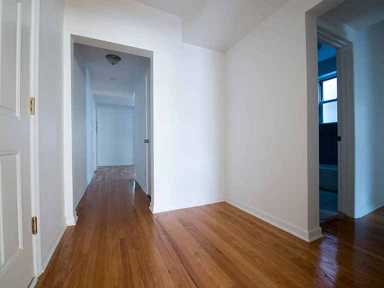 7240 S Yates Blvd — Photo 16