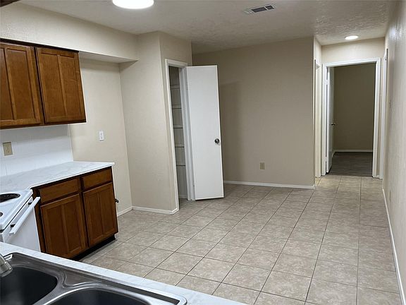 4th image of 21310 Bridgepoint Ln