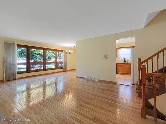 3rd image of 1805 W Estates Dr