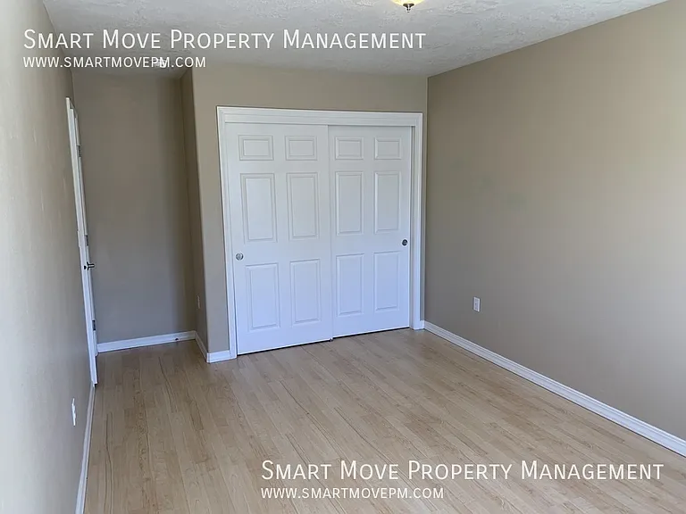 377 W Hale St — Photo 28