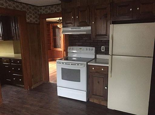 3rd image of 1 Emma Rose Cir