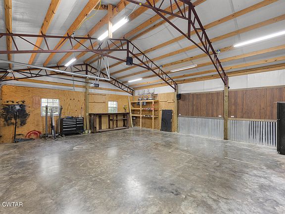 5th image of 157 High Oaks Dr