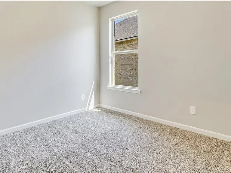 1742 Sawgrass Dr — Photo 13