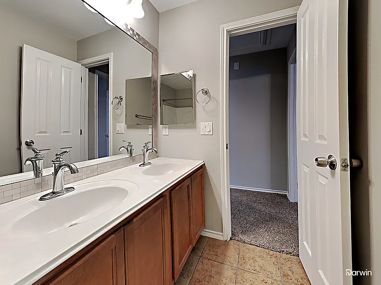 1002 Honeysuckle Vine Dr — Photo 11