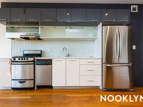 5th image of 387 Franklin Ave APT 405