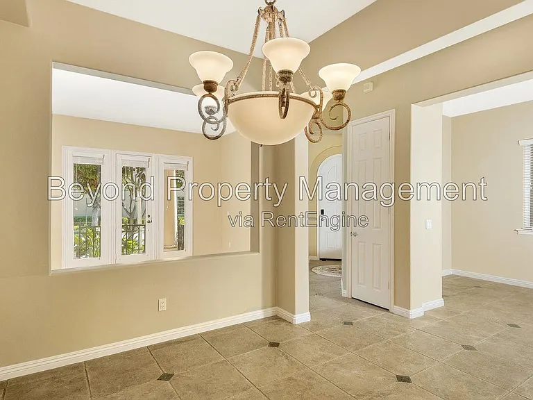 2947 Farragut Rd — Photo 7